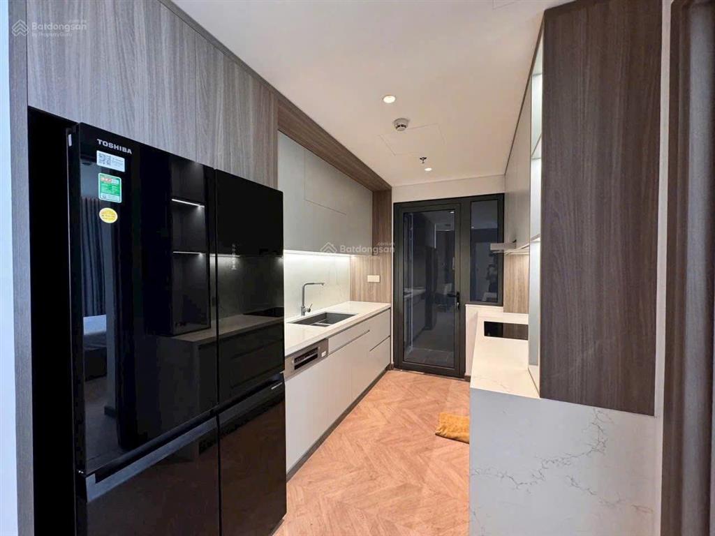 Chính chủ cho thuê căn hộ 2pn rộng đẹp, tầng trung view thoáng mát, bc nam full đồ chỉ 17tr/tháng