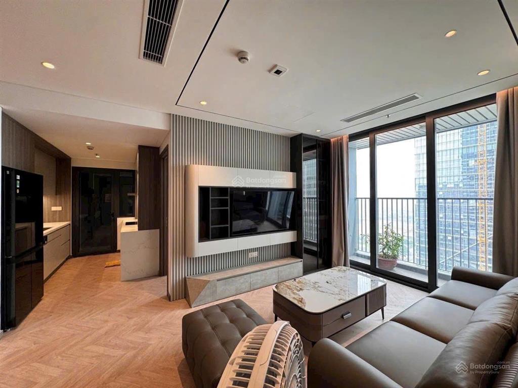 Chính chủ cho thuê căn hộ 2pn rộng đẹp, tầng trung view thoáng mát, bc nam full đồ chỉ 17tr/tháng