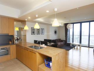 Chính chủ bán căn góc tòa b tầng 17. 2pn 80m2, bc đông nam thiết kế thông minh.  0972 433 ***