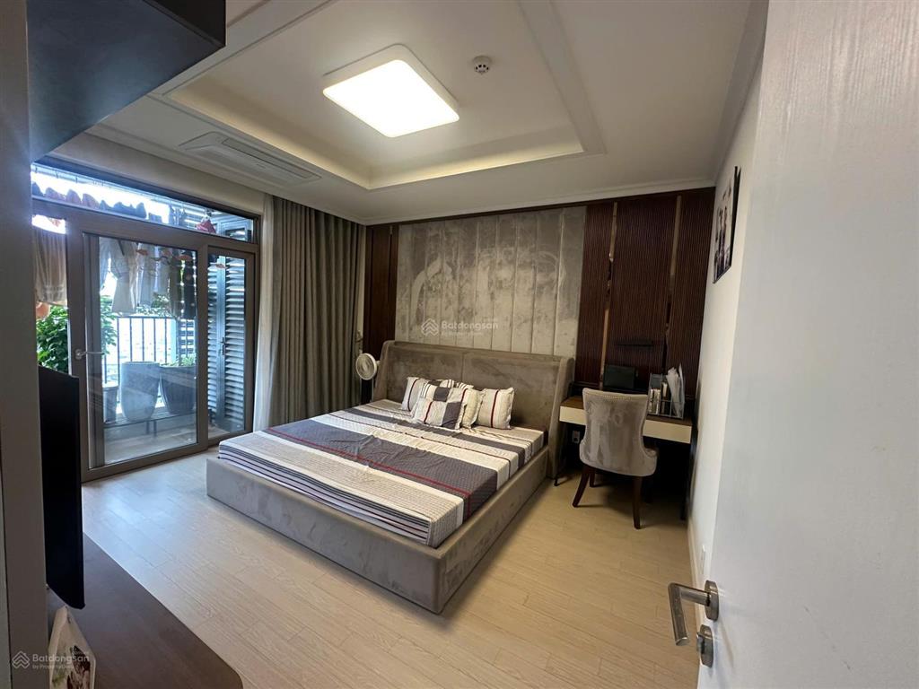 Chính chủ bán căn góc tòa b tầng 17. 2pn 80m2, bc đông nam thiết kế thông minh.  0972 433 ***