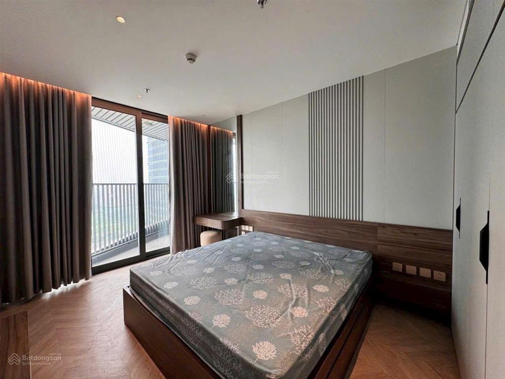 Luxury park view. chủ gửi bán gấp căn hộ 2pn2wc dt 80m2, sẵn sổ, lót xe.  0972 433 ***