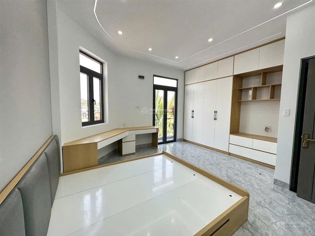 Giá tốt  ngay lê văn việt  ngã ba mỹ thành, 7 tỷ.