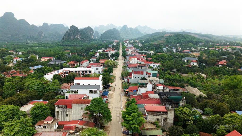 Tôi cần bán lô đất 100m2 hai mặt tiền cách ql21 700m và cách trường đh bách khoa chỉ 1,2km
