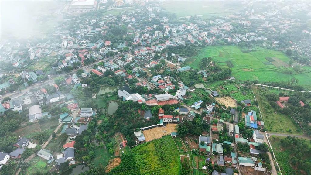 Tôi cần bán lô đất 100m2 hai mặt tiền cách ql21 700m và cách trường đh bách khoa chỉ 1,2km