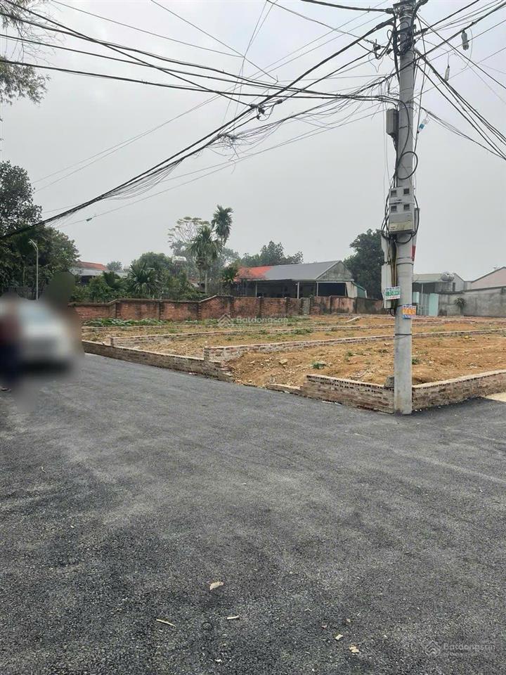 Chính chủ cần bán gửi lô góc trục chính ngã tư đường tại trại láng đoài phương cách ql21 1km