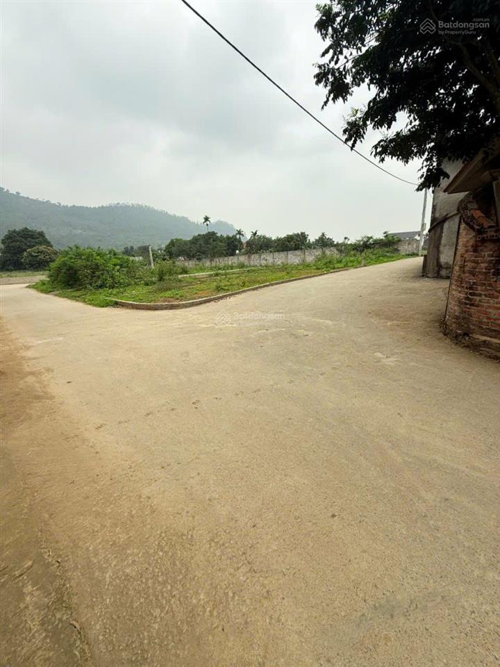 Chính chủ cần bán lô góc trục chính phú cát gần ql21 700m và di chuyển tới bệnh viện trung ương 1km