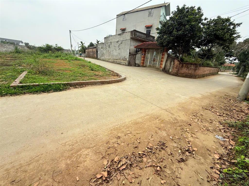 Chính chủ cần bán lô góc trục chính phú cát gần ql21 700m và di chuyển tới bệnh viện trung ương 1km