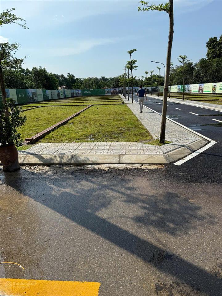 Cần bán lô đất ngay cổng trường đại học quốc gia có thể xây nhà trọ luôn