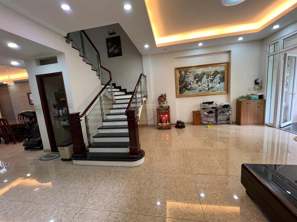 Bán nhà hxh 6m đối diện học viện cán bộ chu văn an,( 6x20) 4tầng nhà mới full nội thất, giá 17,8tỷ