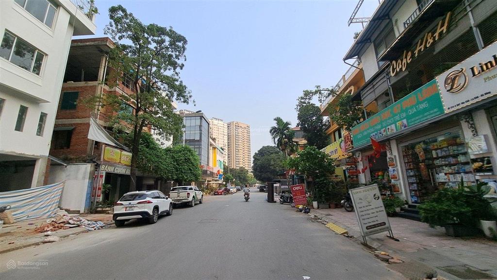 Liền kề văn khê vỉa hè đá bóng, kinh doanh,thang máy,dt=12m, 5t ,mt9 giá 40tỷ.