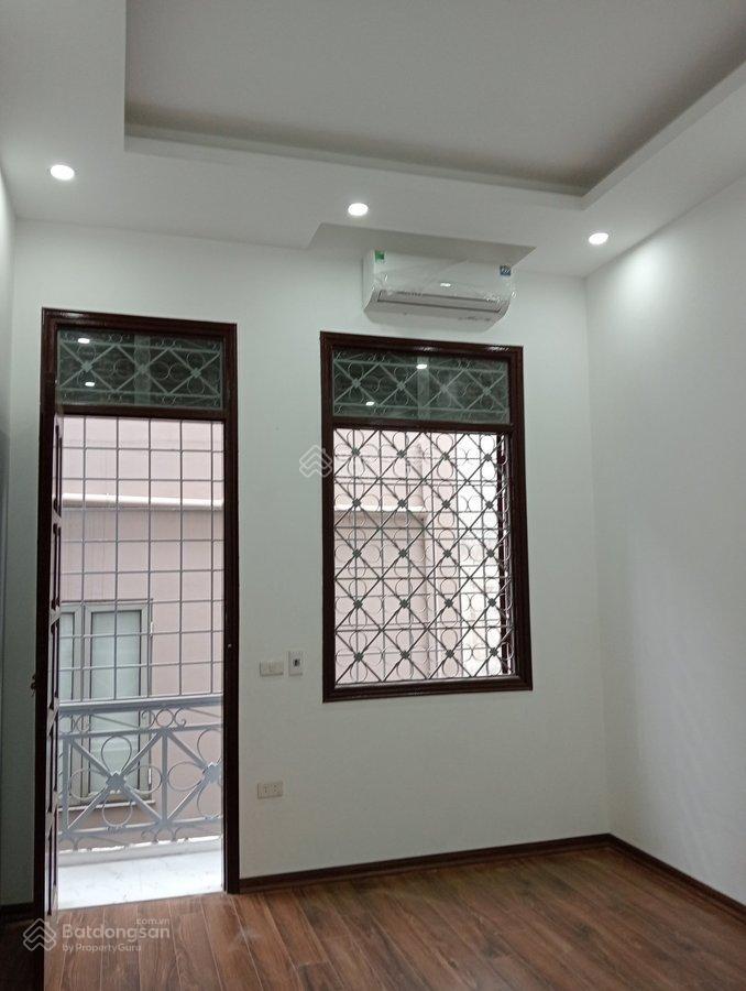 Mặt phố văn quán  mặt chợ sầm uất  vỉa hè kinh doanh bất chấp  ô tô tránh  106m2  32.5 tỷ