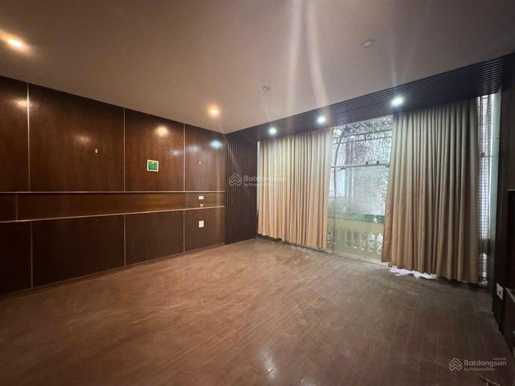 Lô góc  ô tô vào nhà  thang máy  phân lô vip ngô quyền