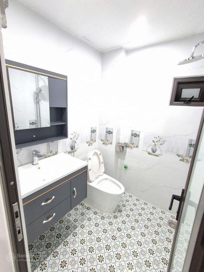 Chủ nhà cần tiền, giảm sâu  nhà trần phú, hà đông 6 tầng thang máy giá chỉ 10.8 tỷ