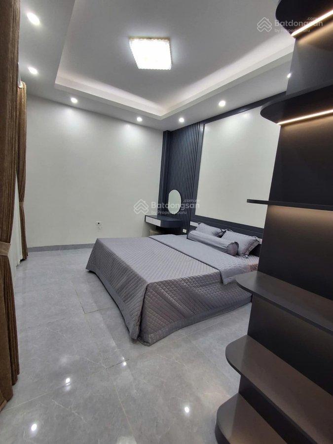 Chủ nhà cần tiền, giảm sâu  nhà trần phú, hà đông 6 tầng thang máy giá chỉ 10.8 tỷ