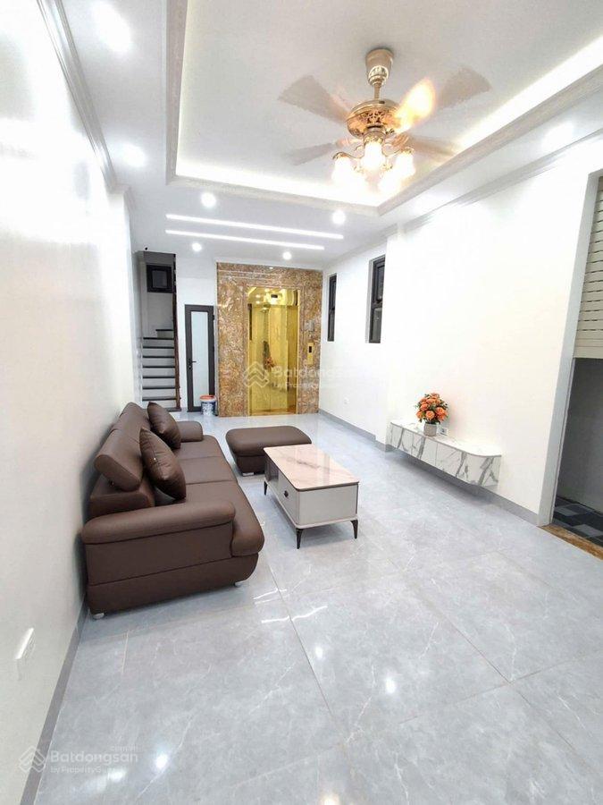 Chủ nhà cần tiền, giảm sâu  nhà trần phú, hà đông 6 tầng thang máy giá chỉ 10.8 tỷ