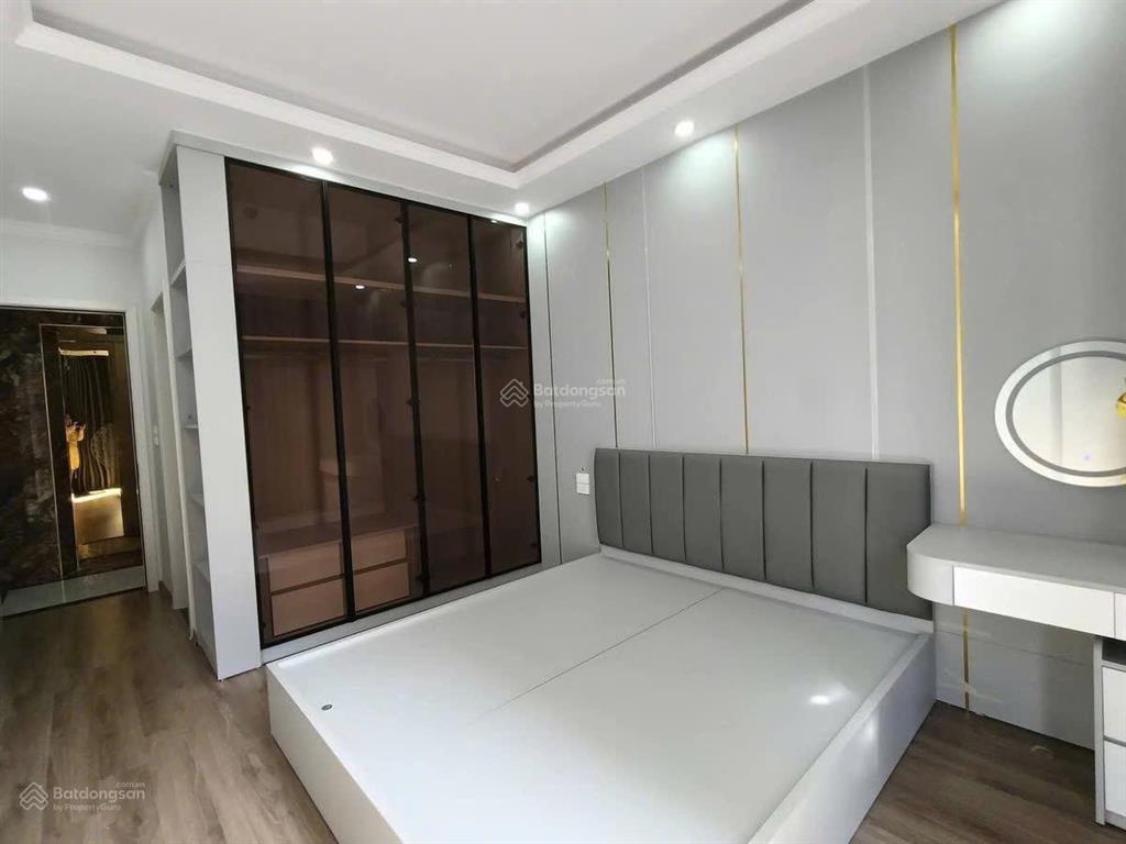 Mặt phố huỳnh thúc kháng hà đông  35m2 x 7 tầng thang máy  vỉa hè ô tô tránh  kinh doanh đỉnh