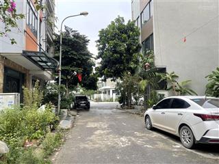 Liền kề văn khê hà đông kinh doanh phân lô vỉa hè dt=50m 5 tầng giá 14 tỷ. có thương lượng.