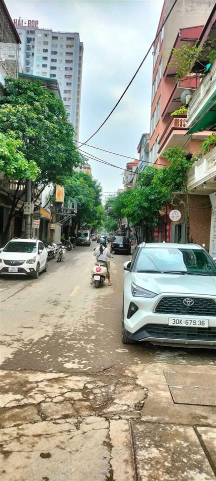 Liền kề văn khê hà đông kinh doanh phân lô vỉa hè dt=50m 5 tầng giá 14 tỷ. có thương lượng.