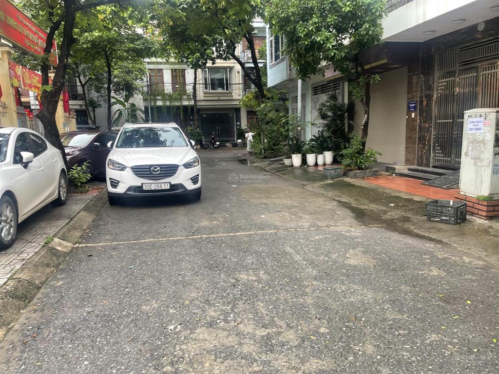 Liền kề văn khê hà đông kinh doanh phân lô vỉa hè dt=50m 5 tầng giá 14 tỷ. có thương lượng.