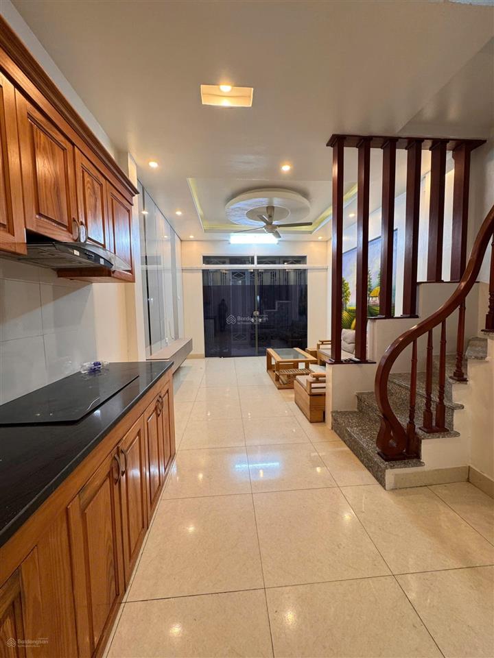 Liền kề văn khê hà đông kinh doanh phân lô vỉa hè dt=50m 5 tầng giá 14 tỷ. có thương lượng.