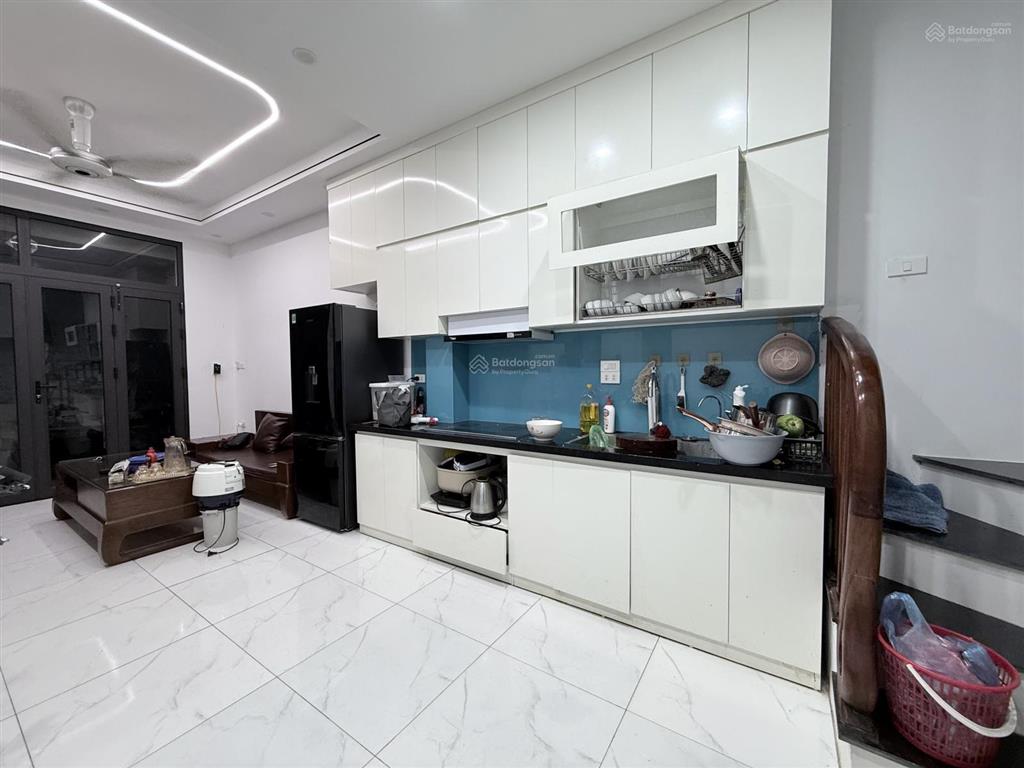 Phố cổ hà đông nhà mới kính koong (giá đầu tư) dt= 35m 5 tầng, tại lê lợi hà đông.