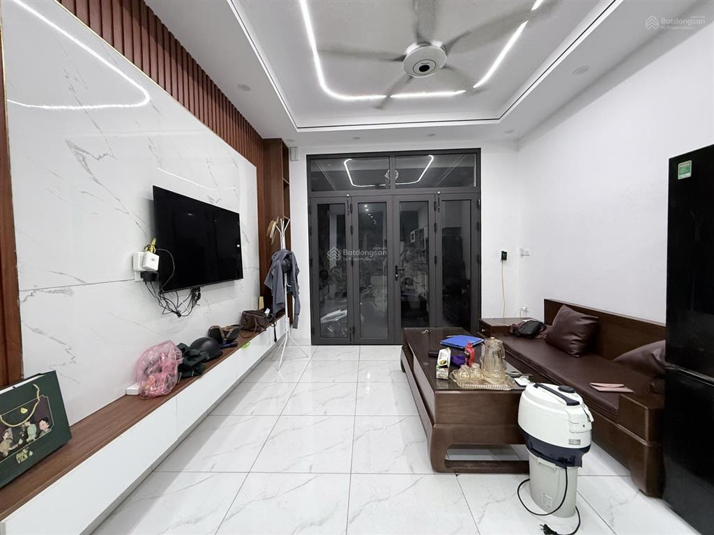 Phố cổ hà đông nhà mới kính koong (giá đầu tư) dt= 35m 5 tầng, tại lê lợi hà đông.