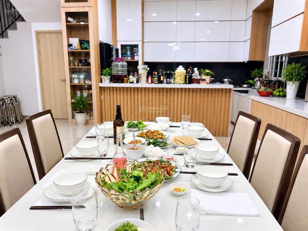 Cần tiền bán gấp căn bt cityland sát bên pmh dt sd 690m2 tại cityland riverside, giá 52 tỷ vnd