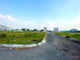 Lô góc giáp bờ kênh, shr sang tên ngay, kế bên chợ đầu mối bình chiểu, thủ đức, giá chỉ 3.1 tỷ