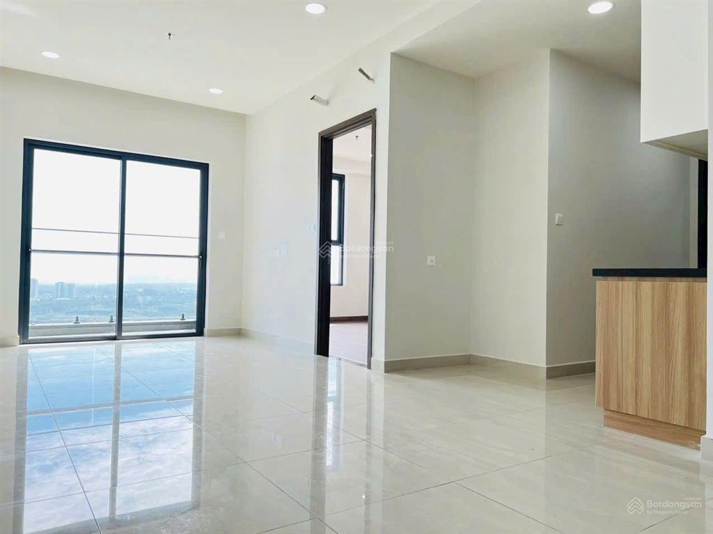 Bán căn góc 2pn  73,5m2  giá, 3,1 tỷ view hồ đá