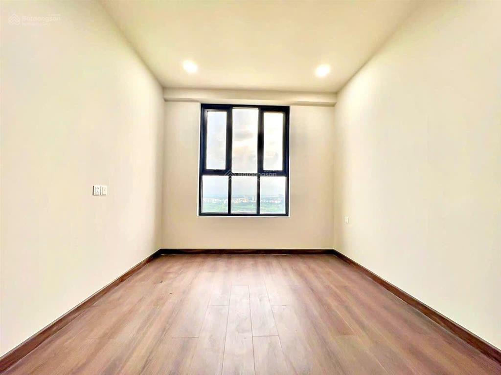 Bán căn góc 2pn  73,5m2  giá, 3,1 tỷ view hồ đá