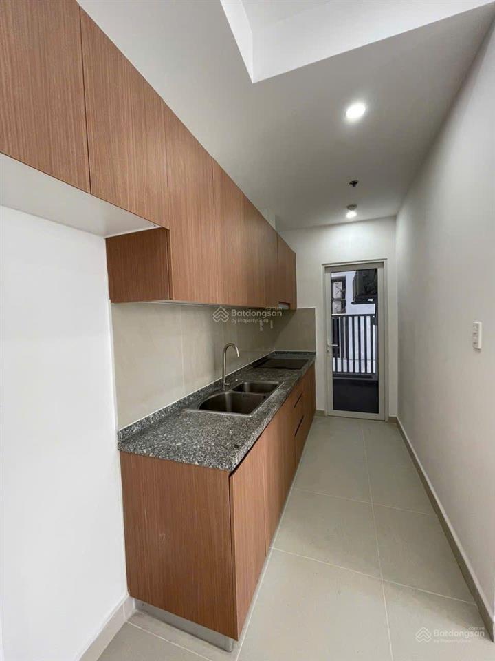 Chính chủ cần bán căn hộ 2pn, 2wc  có ban công, tặng full nội thất, full giá bán 2,69 tỷ