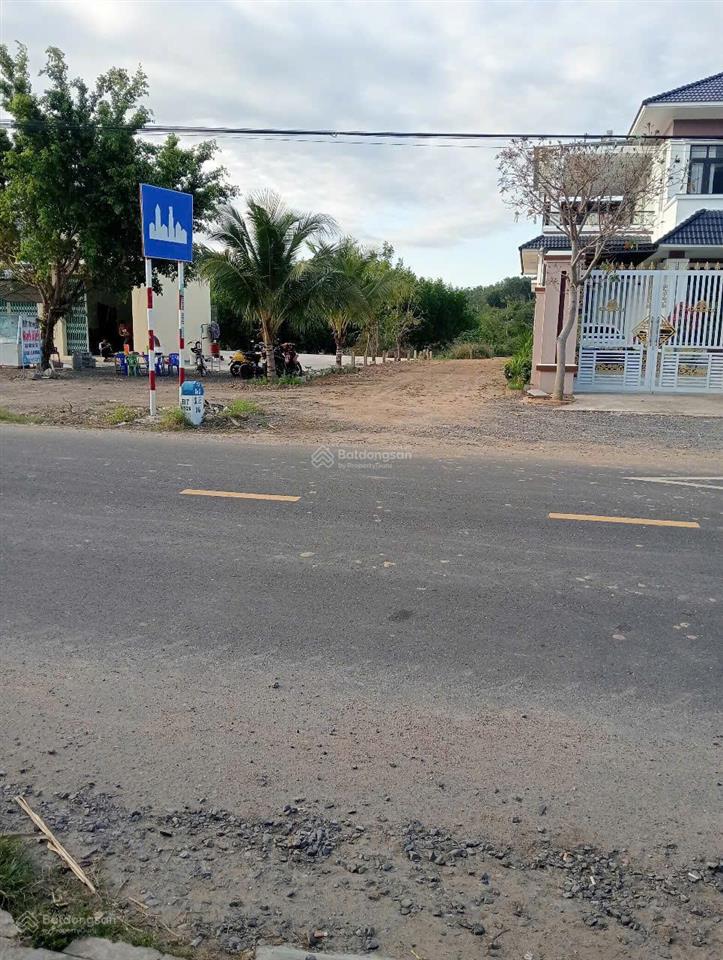 Chủ bán đất 2100m2, trong đó 1300m2 thổ, mặt tiền đường tl8b shr, chỉ 1.9tr/m2 tl.  0909 573 ***