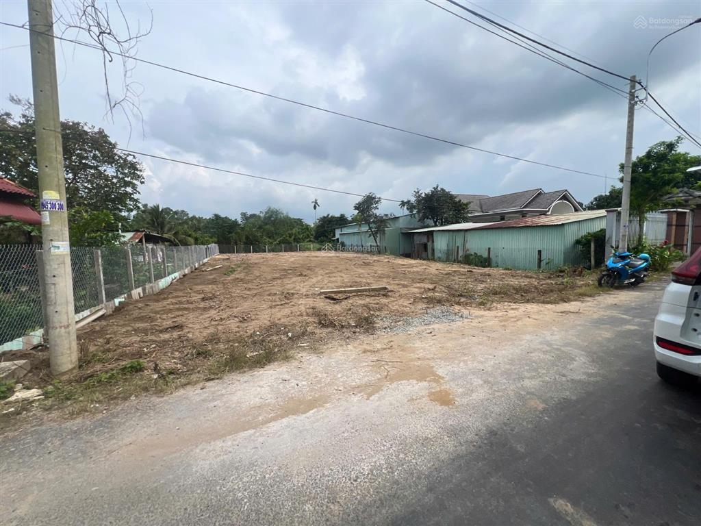 Bán gấp lô đất mặt tiền đường huỳnh thị đức, 242m2, full thổ, shr,  0909 573 ***
