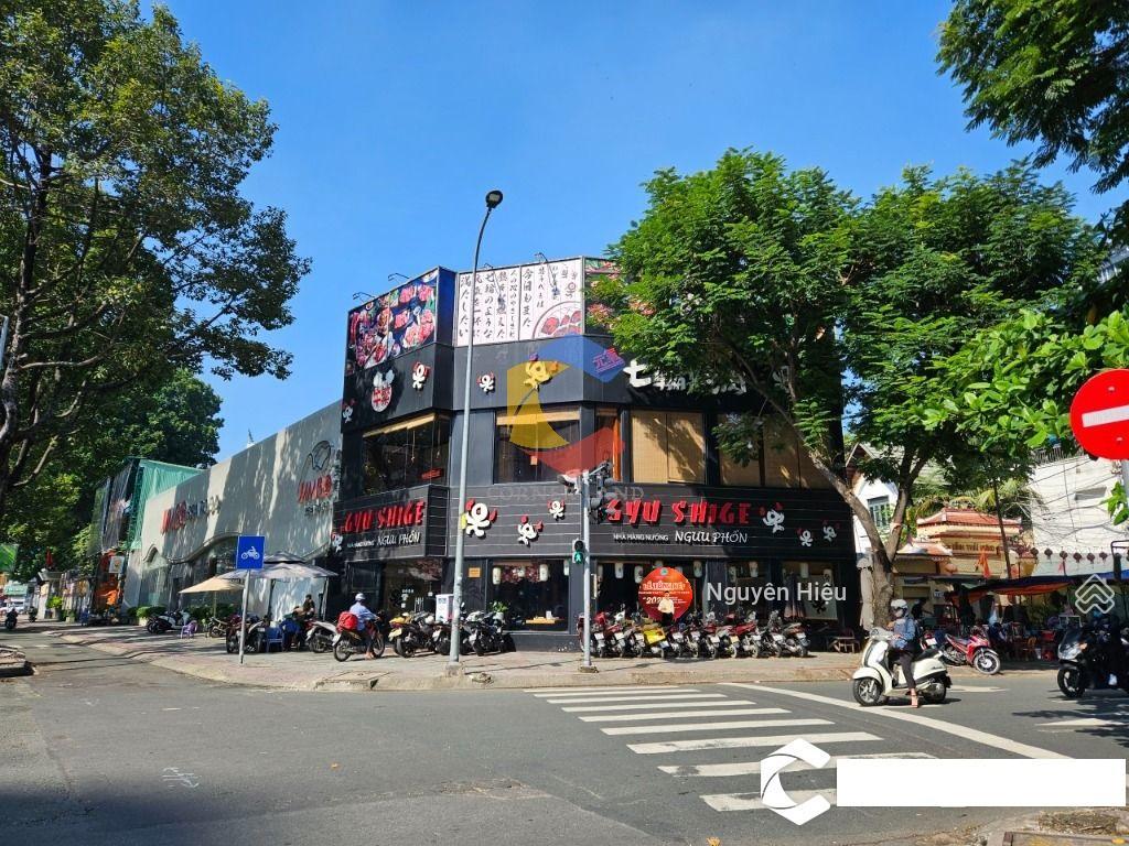 Hàng kín! siêu phẩm góc 2mt trần hưng đạo, quận 1  dt 15x8m, 2 tầng  hđt 200tr/th  giá 60 tỷ