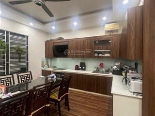 Nhà mới khâm thiên gần hồ giá 11.2 tỷ dt 68m2 5 tầng mt 4.3m tiện ích đỉnh cao. ngõ thông tứ tung