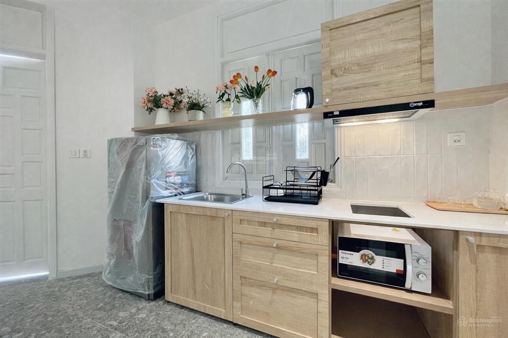 Cho thuê căn hộ ban công full nội thất gần lương định của, gần cầu bason, trần não, new city