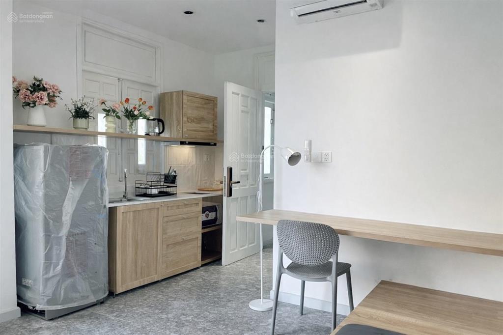 Cho thuê căn hộ ban công full nội thất gần lương định của, gần cầu bason, trần não, new city