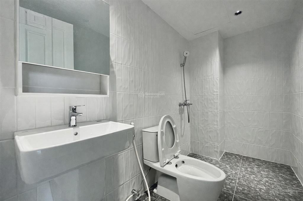 Cho thuê căn hộ ban công full nội thất gần lương định của, gần cầu bason, trần não, new city