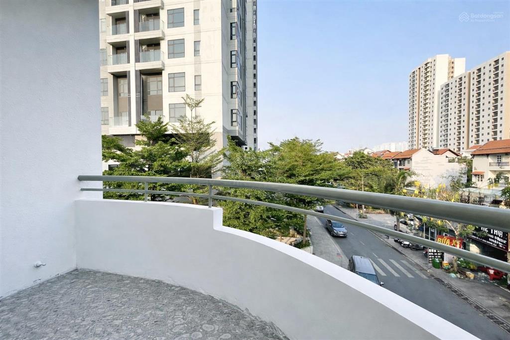 Cho thuê căn hộ ban công full nội thất gần lương định của, gần cầu bason, trần não, new city