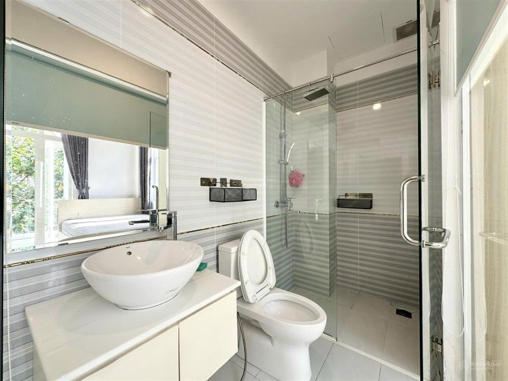 Cho thuê căn hộ ban công full nội thất ở trần não gần cầu sài gòn bason sala đảo kim cương metro