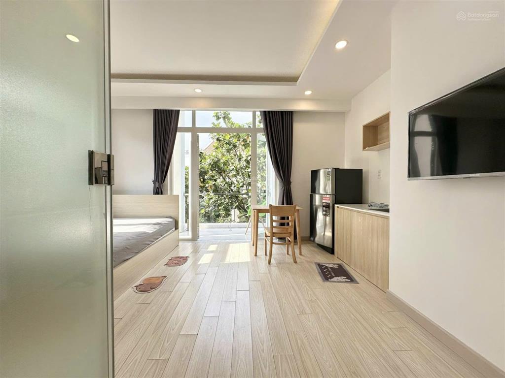 Cho thuê căn hộ ban công full nội thất ở trần não gần cầu sài gòn bason sala đảo kim cương metro