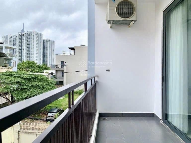 Cho thuê căn hộ ban công full nội thất cao cấp gần quốc hương  cầu sài gòn  sala  cầu bason