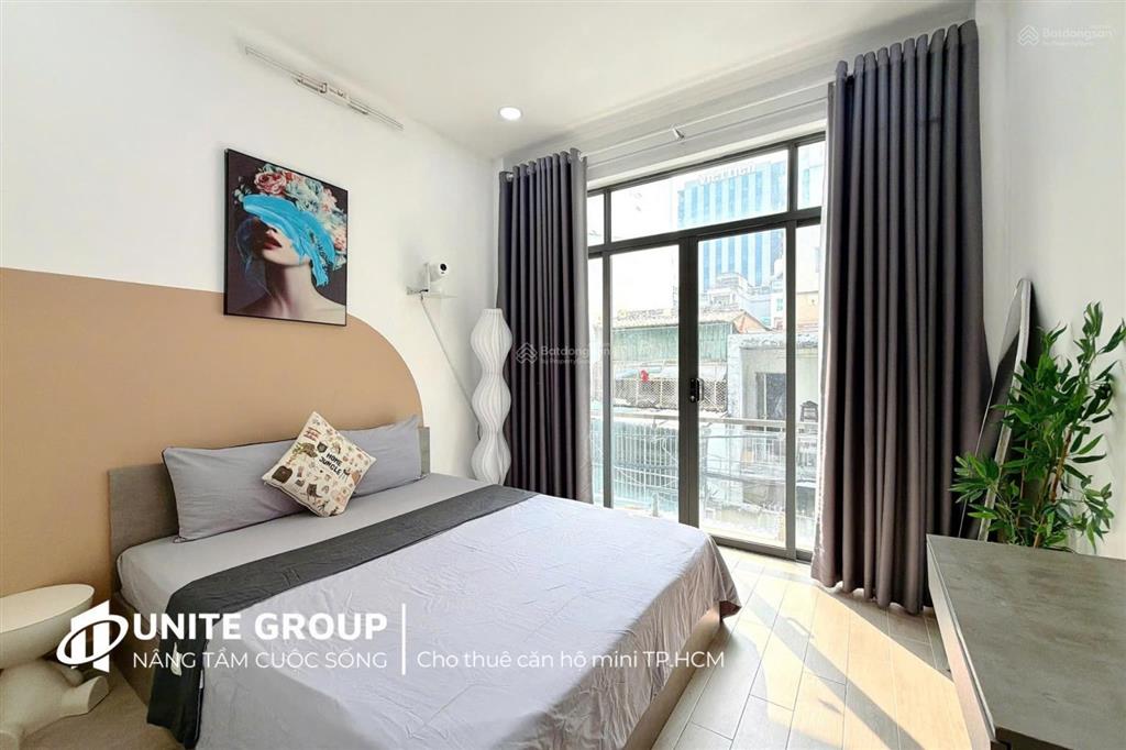 Cho thuê phòng 40m2 có ban công  sân vườn ngay toà nhà viettel gầ công viên đường cmt8 quận 3