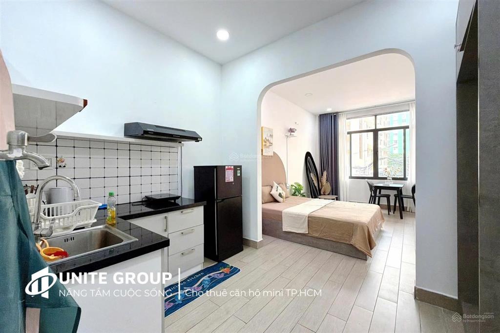 Cho thuê phòng 40m2 có ban công  sân vườn ngay toà nhà viettel gầ công viên đường cmt8 quận 3
