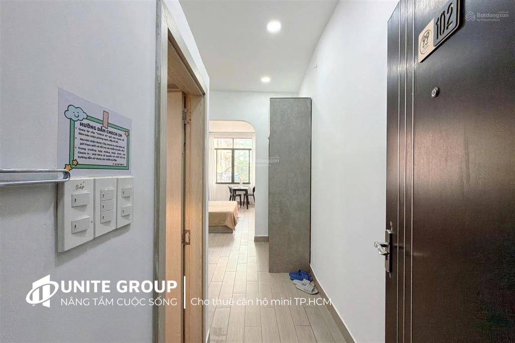 Cho thuê phòng 40m2 có ban công  sân vườn ngay toà nhà viettel gầ công viên đường cmt8 quận 3