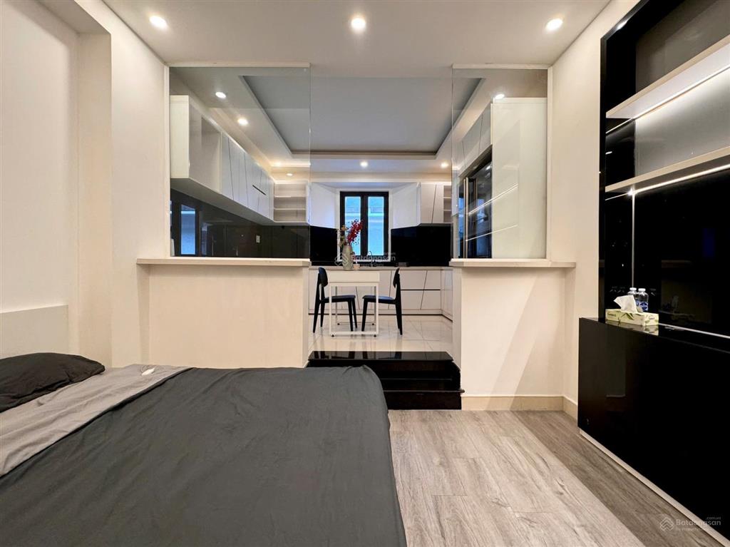 Căn hộ 40m2 trung tâm q3 trục kỳ đồng gần hà đô cách cầu công lý 5 phút di chuyển full tiện nghi