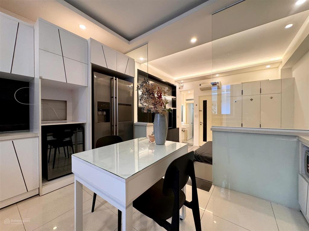 Căn hộ 40m2 trung tâm q3 trục kỳ đồng gần hà đô cách cầu công lý 5 phút di chuyển full tiện nghi