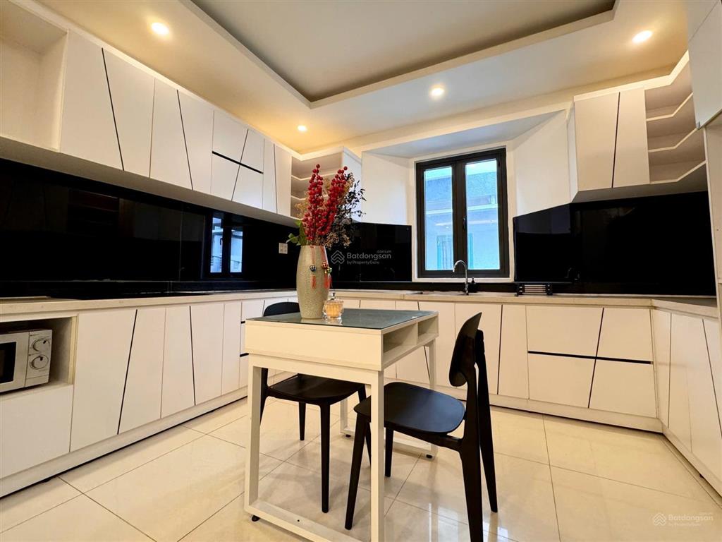 Căn hộ 40m2 trung tâm q3 trục kỳ đồng gần hà đô cách cầu công lý 5 phút di chuyển full tiện nghi