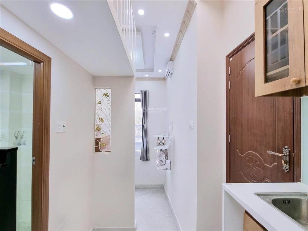 Phòng cho thuê thang máy có gác 30m2 ngay đại học kinh tế ueh  đh hoa sen đầy đủ tiện nghi