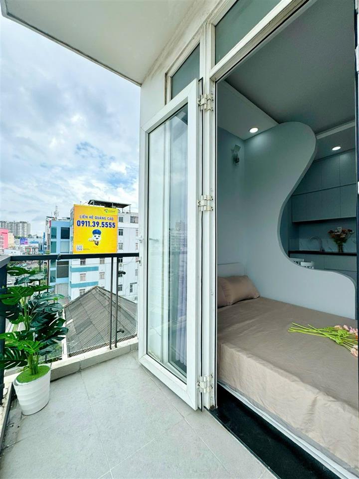 Phòng cho thuê thang máy ban công 1pn ngay cầu nguyễn văn cừ đầy đủ tiện nghi gần chợ bến thành
